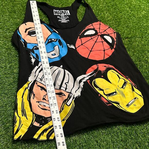 Marvel Superheroes Graphic Tank Top - Picture 3 of 5